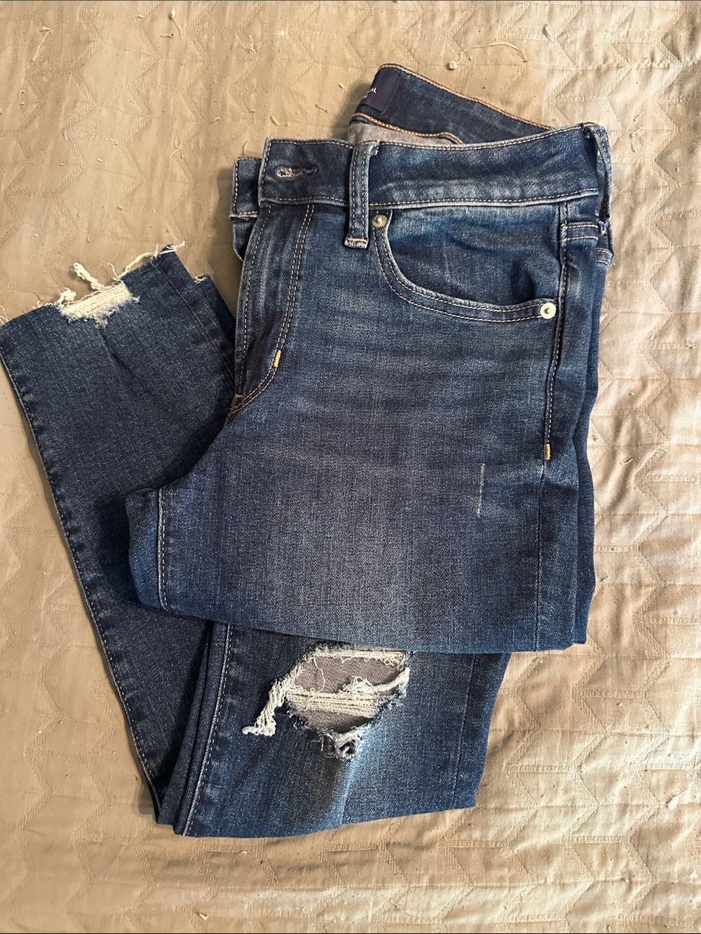 GAP Women's Medium Blue Distressed Skinny Jeans